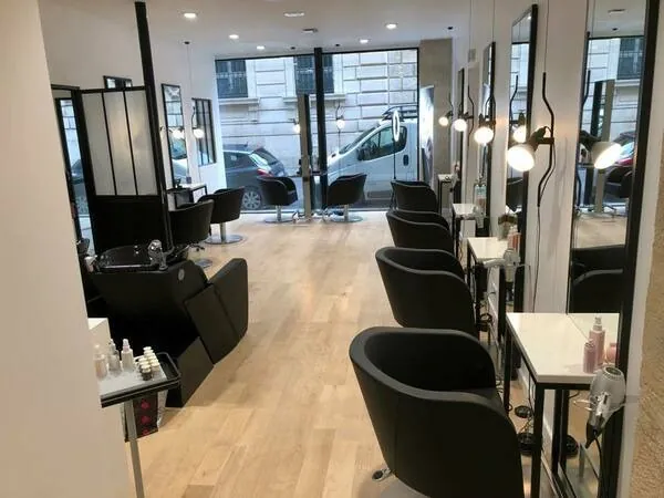 Salon de coiffure aménagé